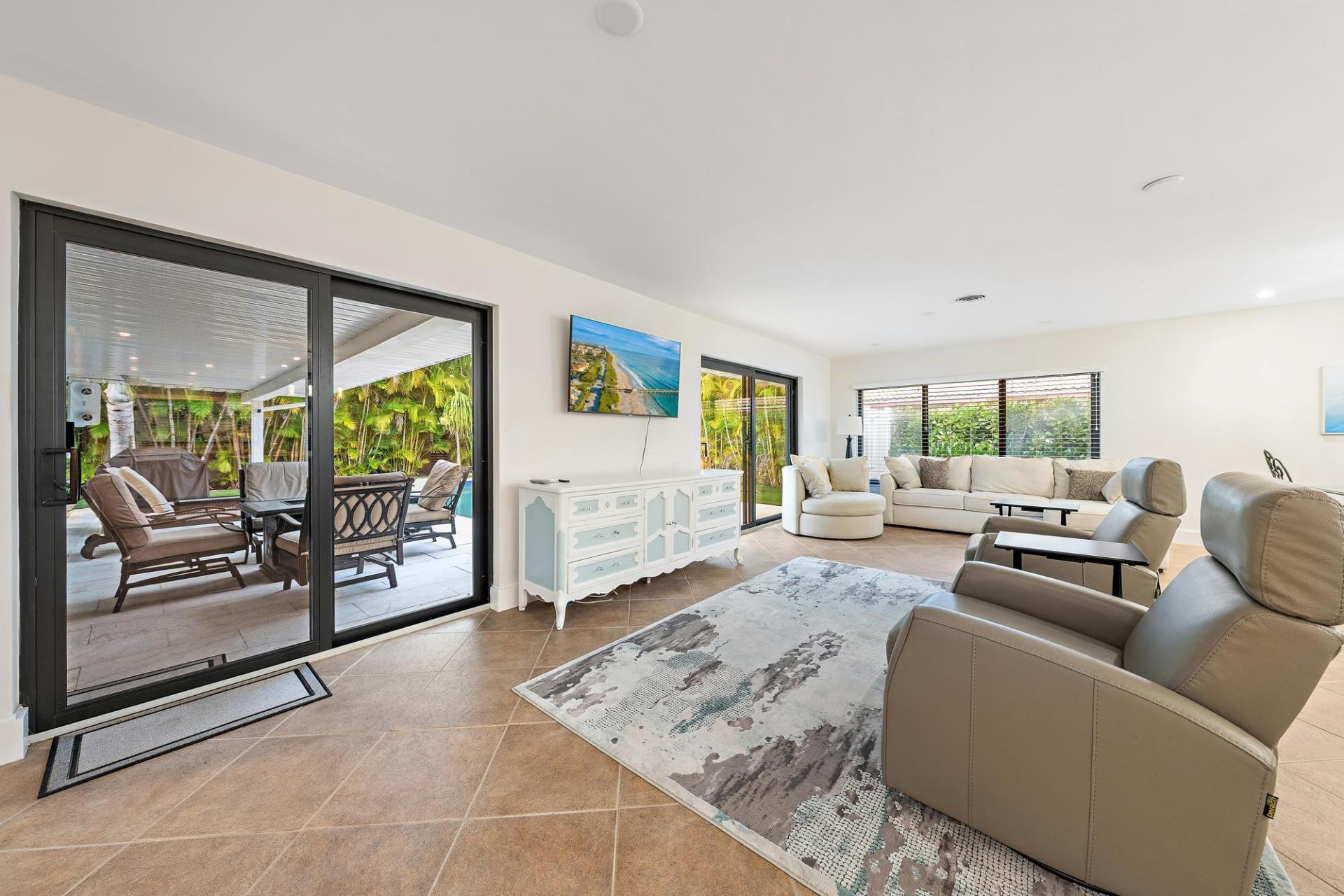 1120 Singer Drive, Riviera Beach, FL 33404 Photo