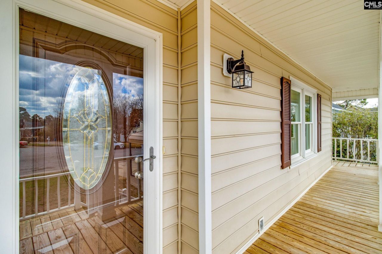 146 Harrington Court Photo 4