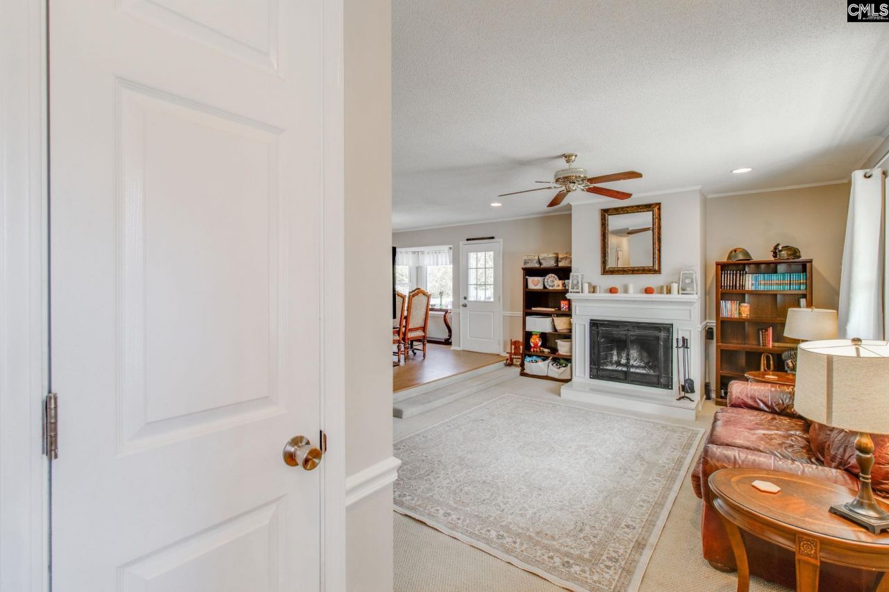 146 Harrington Court Photo 6