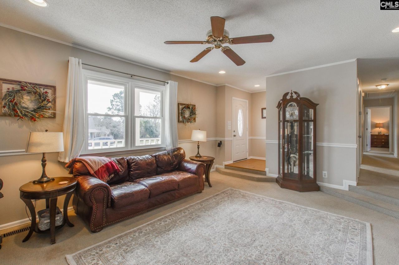 146 Harrington Court Photo 9