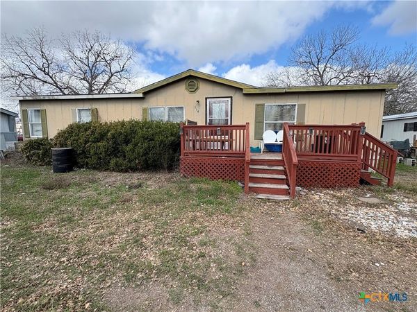 514 S Gonzales Street, Cuero, TX 77954