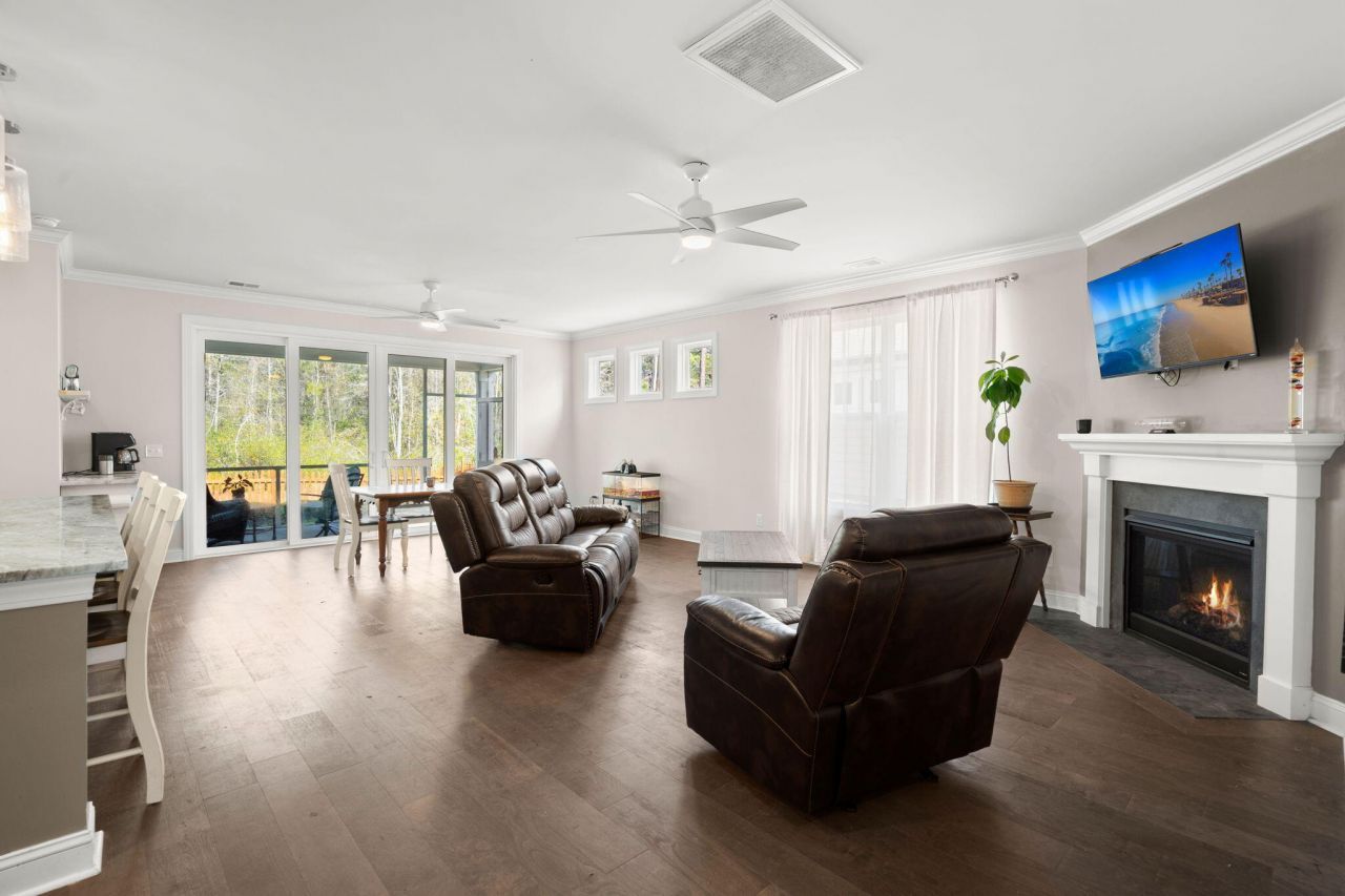 228 Shortmarsh Street Photo 10