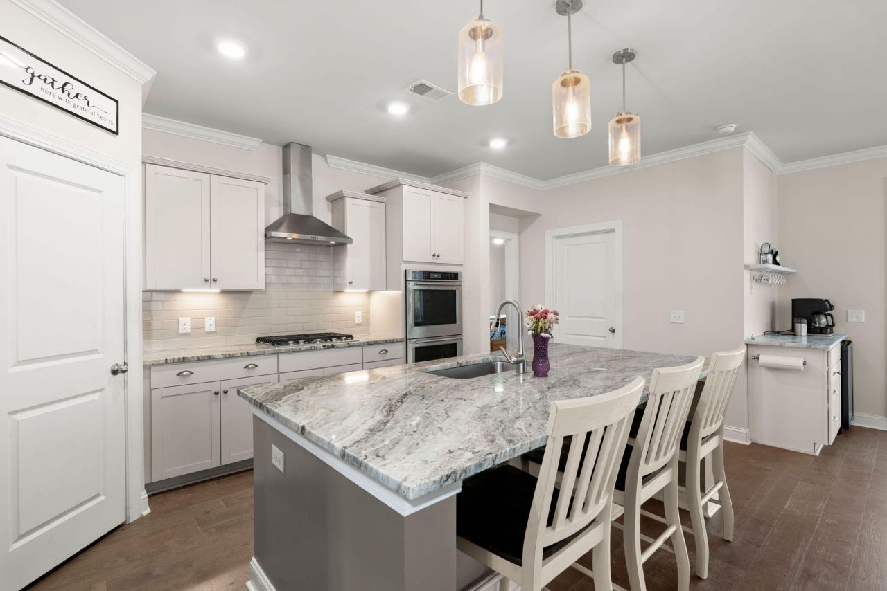 228 Shortmarsh Street Photo 12