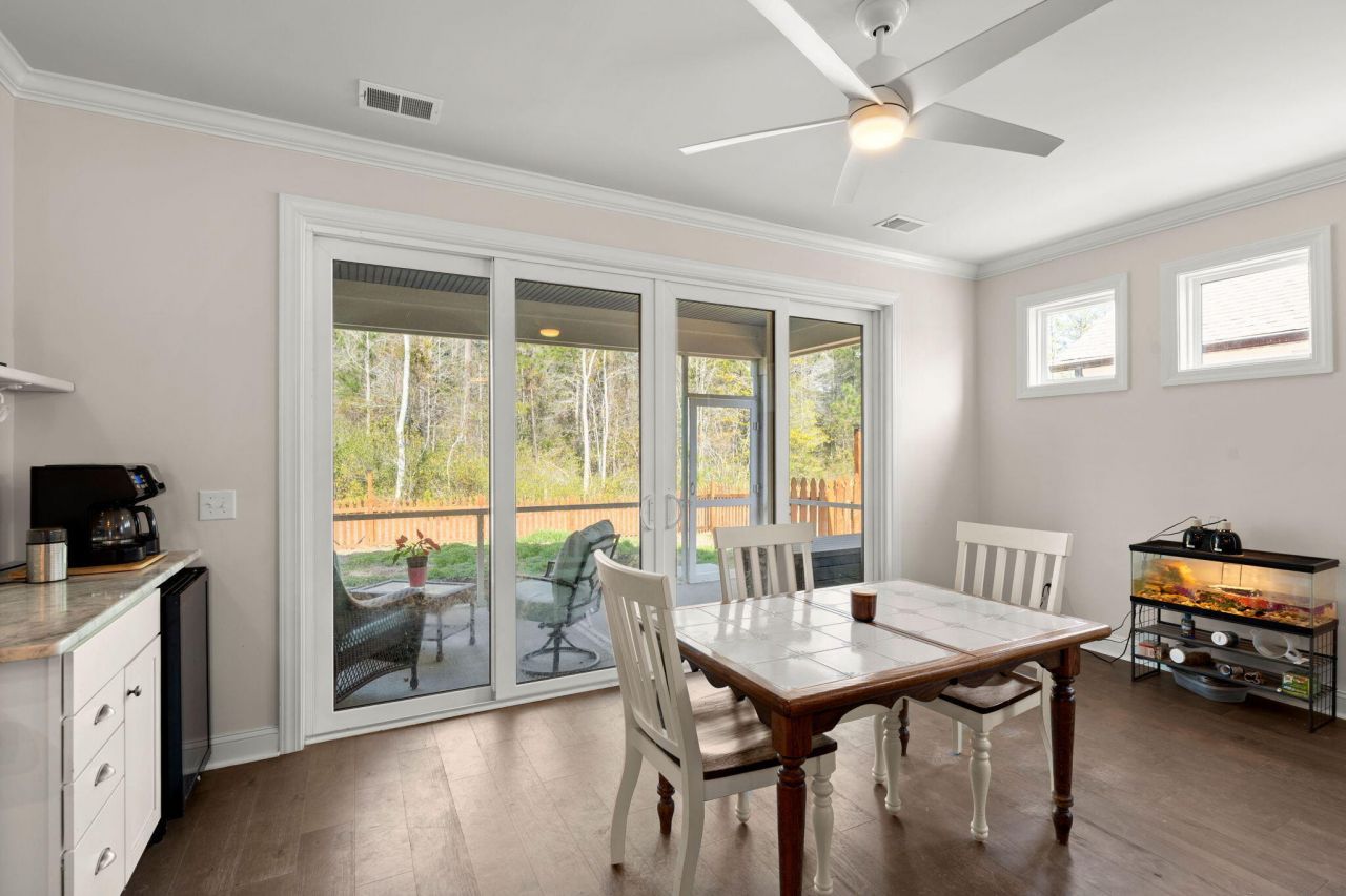 228 Shortmarsh Street Photo 20