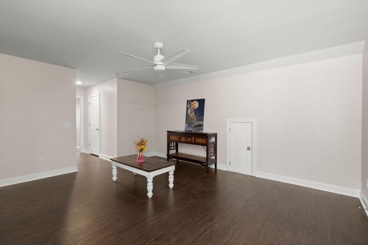 228 Shortmarsh Street Photo 30