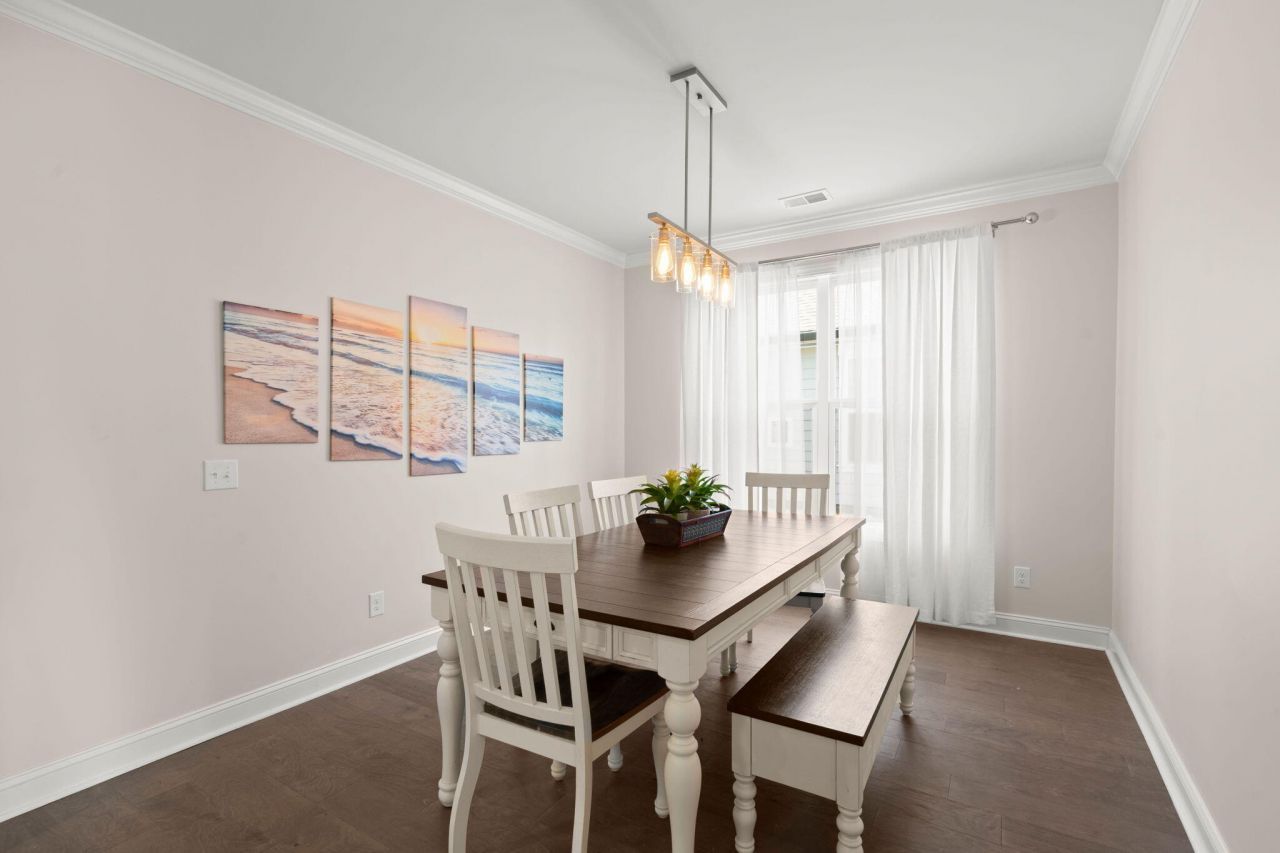 228 Shortmarsh Street Photo 8