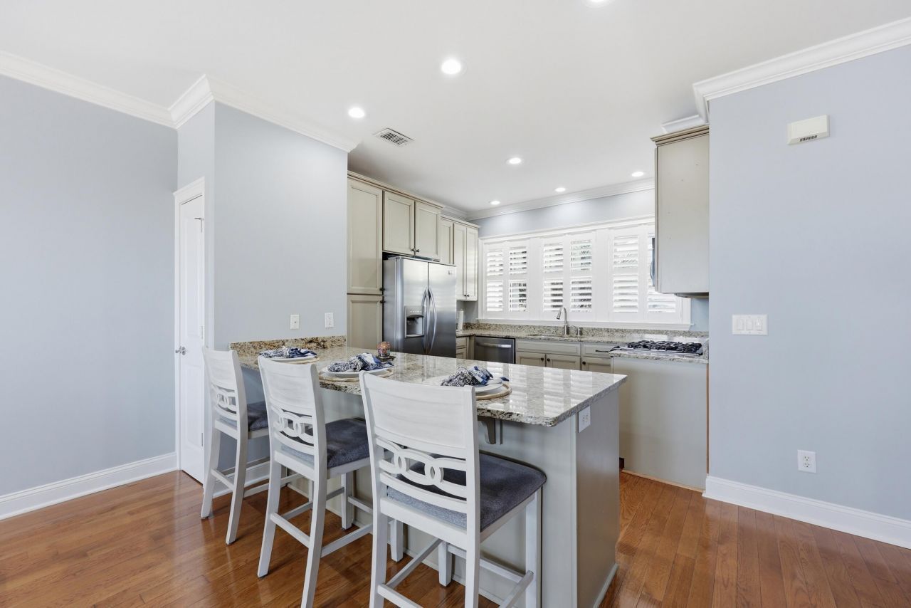 5911 Steward Street Photo 10