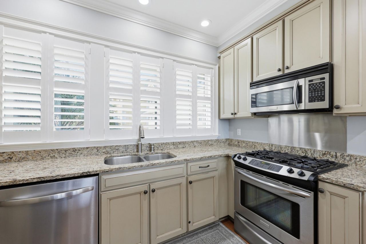 5911 Steward Street Photo 13