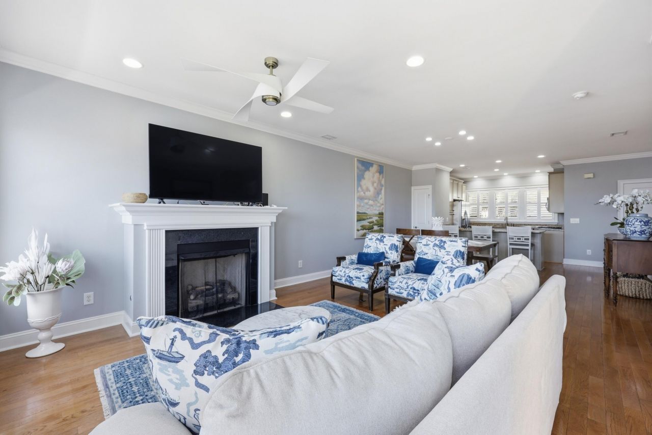 5911 Steward Street Photo 6