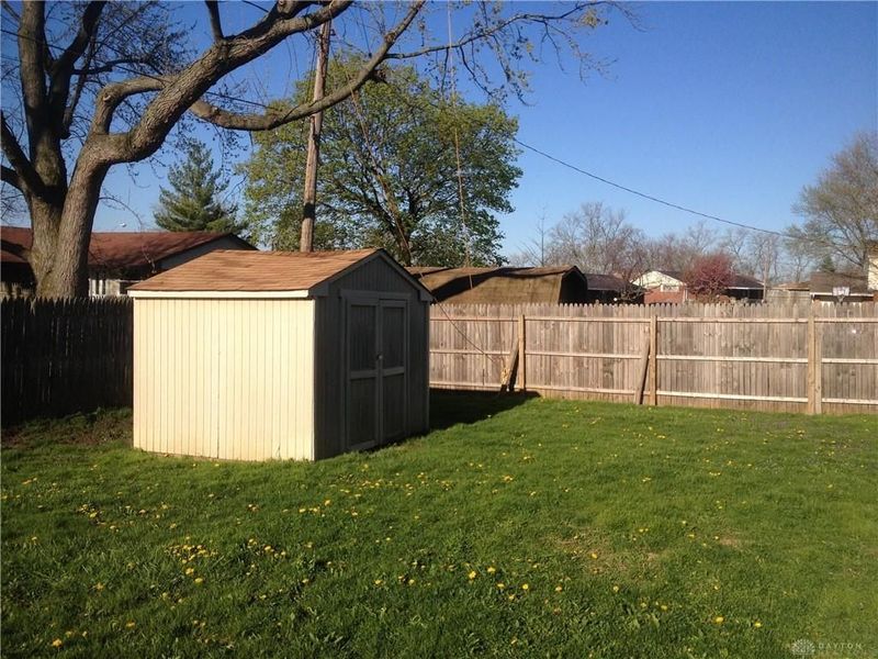 6404 Luton Court, Dayton, OH 45424 Photo 3