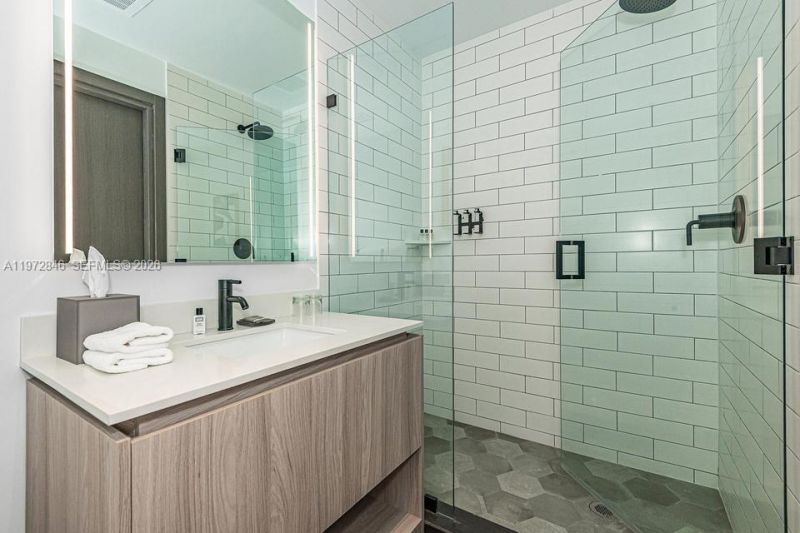 398 NE 5th St , Unit 2418, Miami, FL 33132 Photo