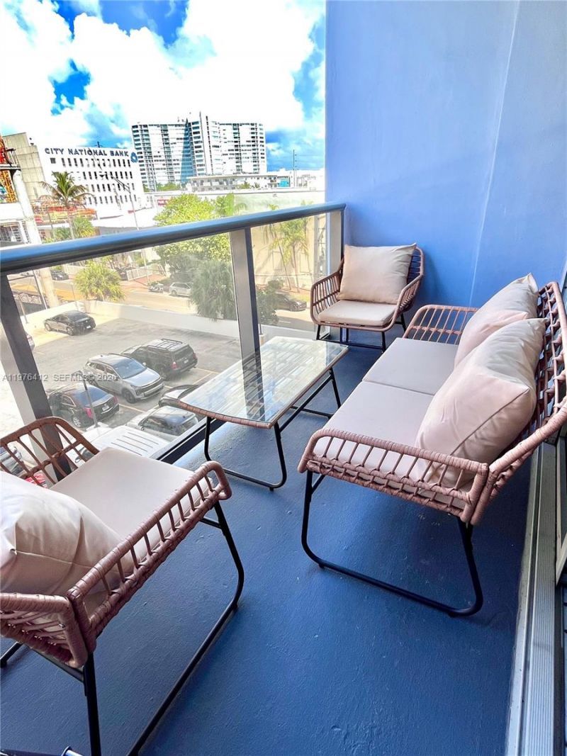 401 69th St, Unit 405, Miami Beach, FL 33141 Photo