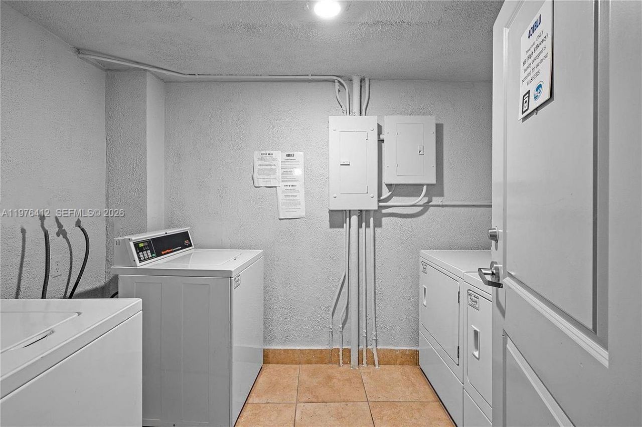 401 69th St, Unit 405, Miami Beach, FL 33141 Photo