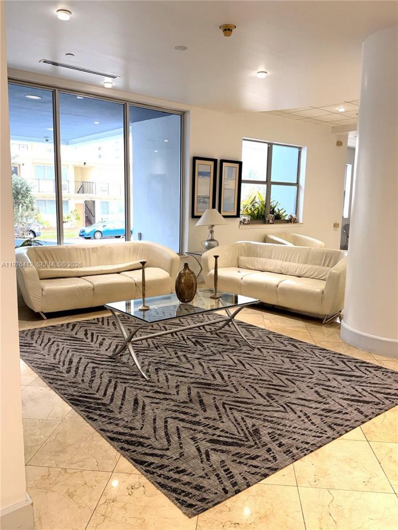 401 69th St, Unit 405, Miami Beach, FL 33141 Photo