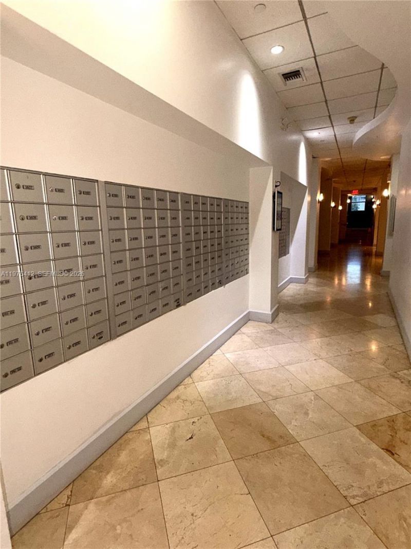 401 69th St, Unit 405, Miami Beach, FL 33141 Photo