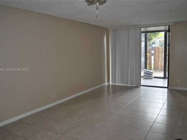 Unit 102, Oakland Park, FL 33309