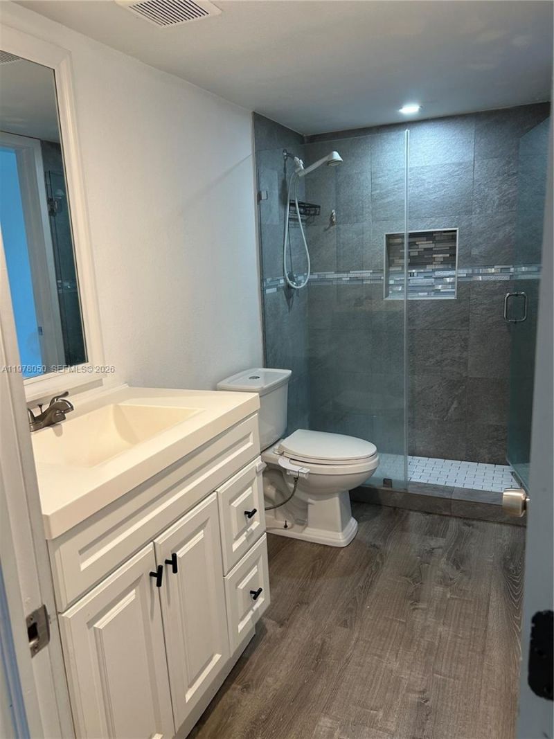 8879 Fontainebleau Blvd, Unit 204, Miami, FL 33172 Photo