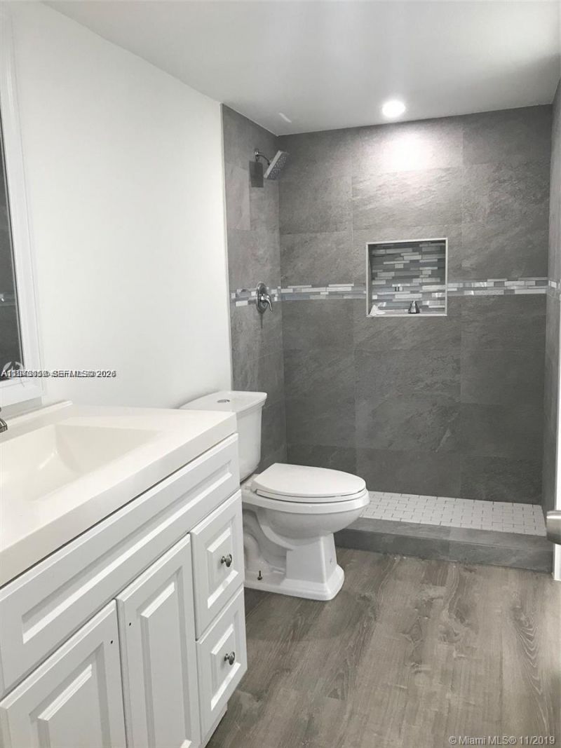 8879 Fontainebleau Blvd, Unit 204, Miami, FL 33172 Photo