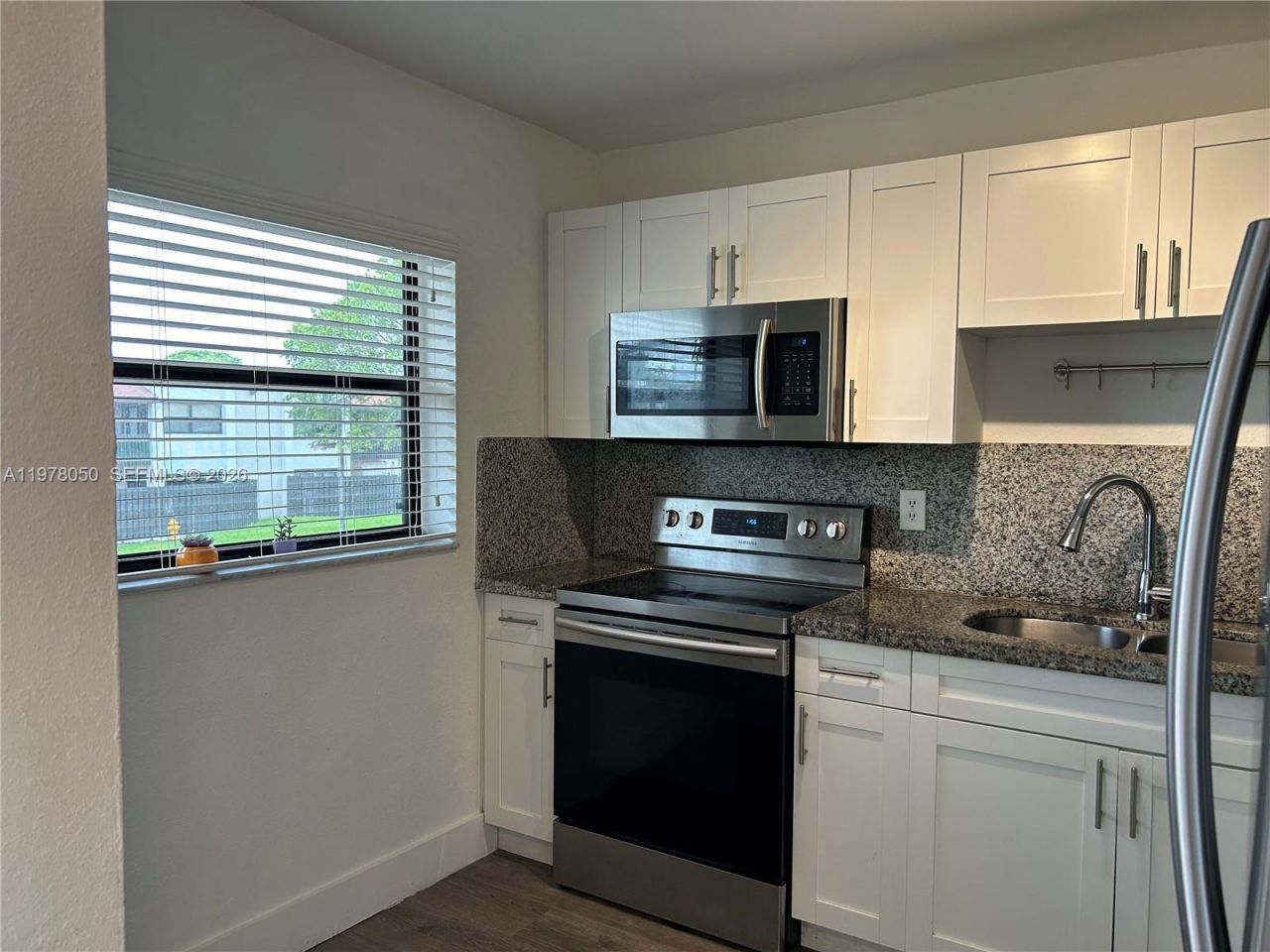 8879 Fontainebleau Blvd, Unit 204, Miami, FL 33172 Photo