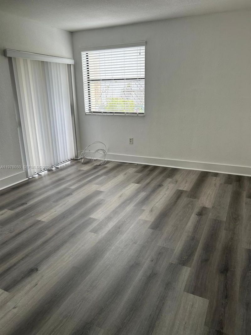 8879 Fontainebleau Blvd, Unit 204, Miami, FL 33172 Photo