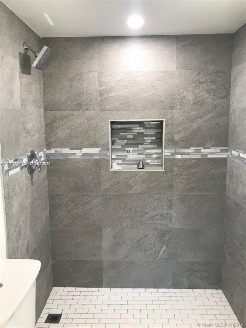 8879 Fontainebleau Blvd, Unit 204, Miami, FL 33172 Photo