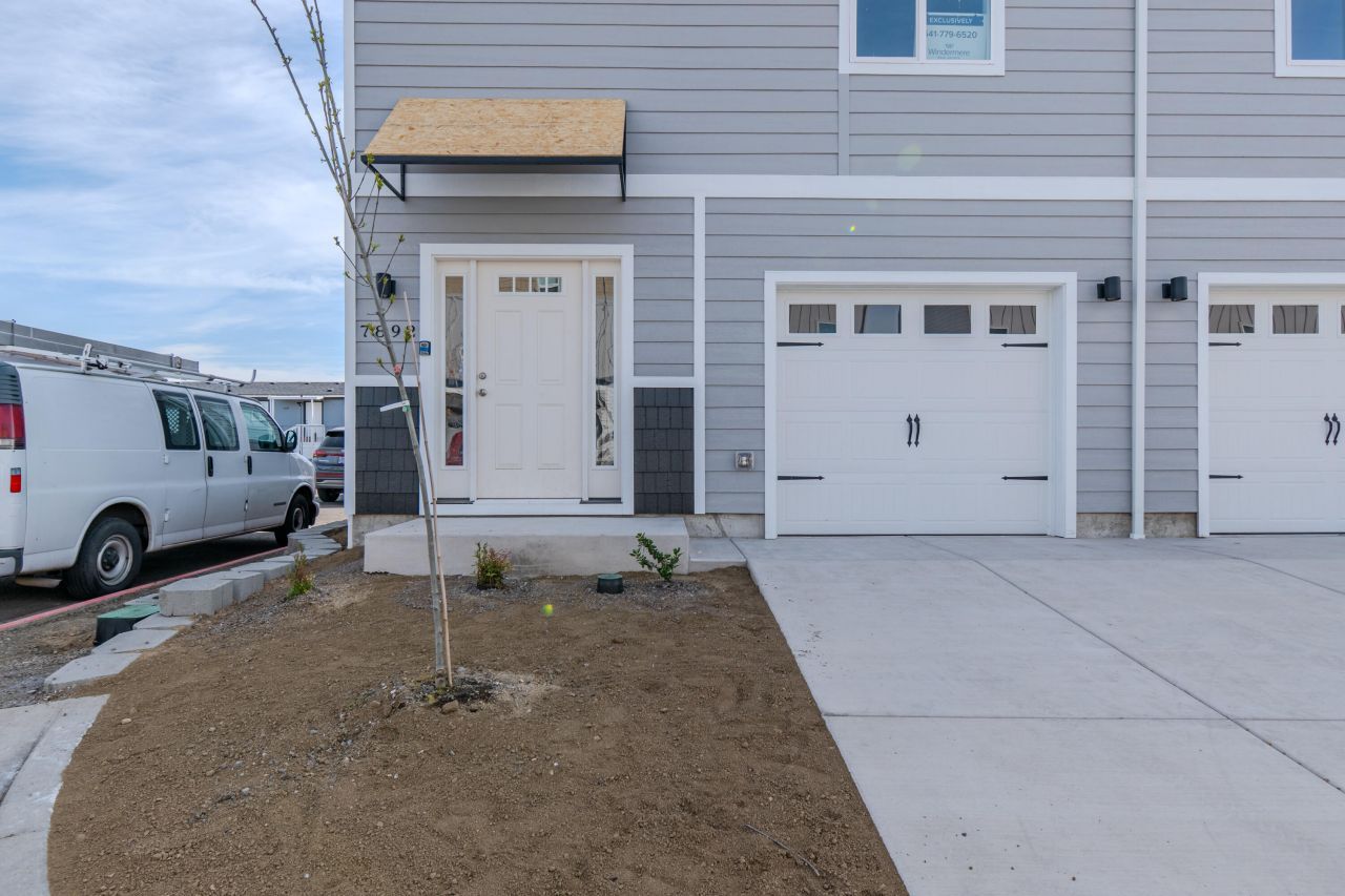 7892 28th Street, White City, OR 97503 Main Photo