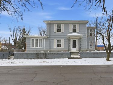 219 W Kickapoo Street, Hartford City, IN 47348