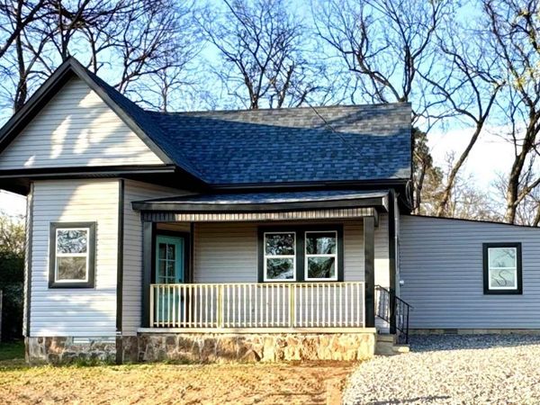 302 W Commerce St, Morrilton, AR 72110