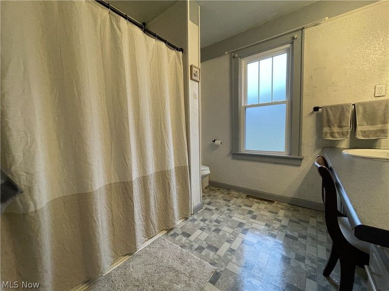 630 Oakland Boulevard, Cambridge, OH 43725 Photo 10