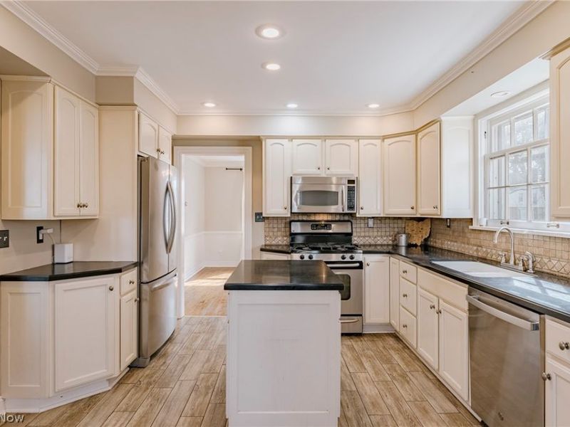 19419 Scottsdale Boulevard, Shaker Heights, OH 44122 Photo 13