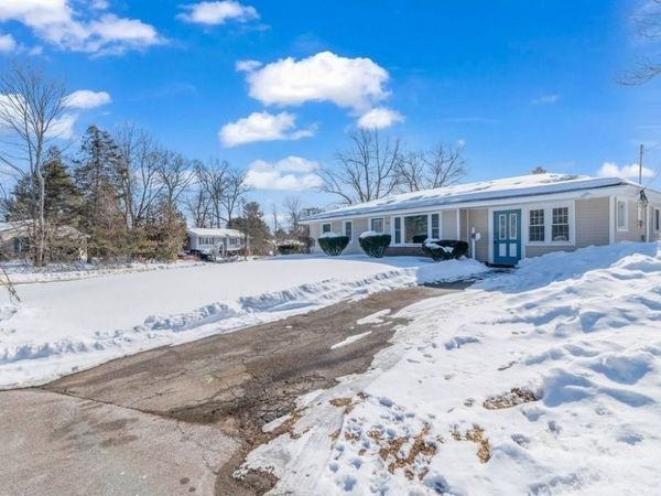 95 Lisa Ann Dr, Bellingham, MA 02019