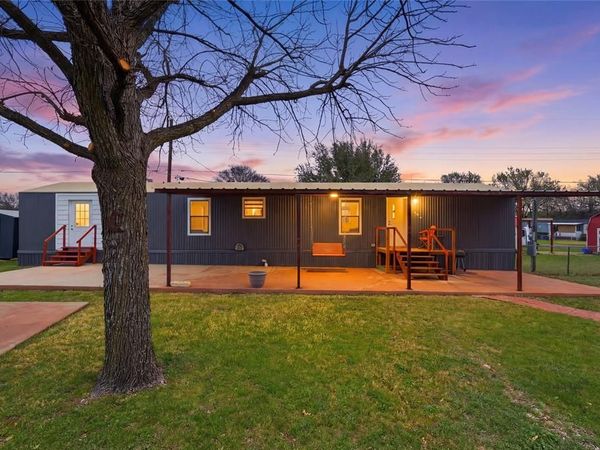 115 Saddle Horn Drive , Hewitt, TX 76643