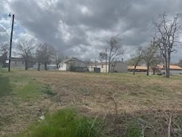 1206 E Milam Street , Mexia, TX 76667