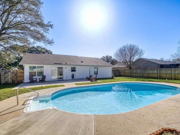 1265 Sanibel Ln, Gulf Breeze, FL 32563