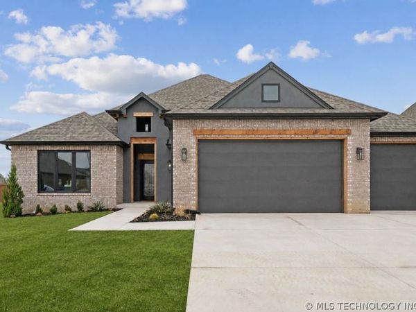 8732 S Quanah Avenue, Tulsa, OK 74132