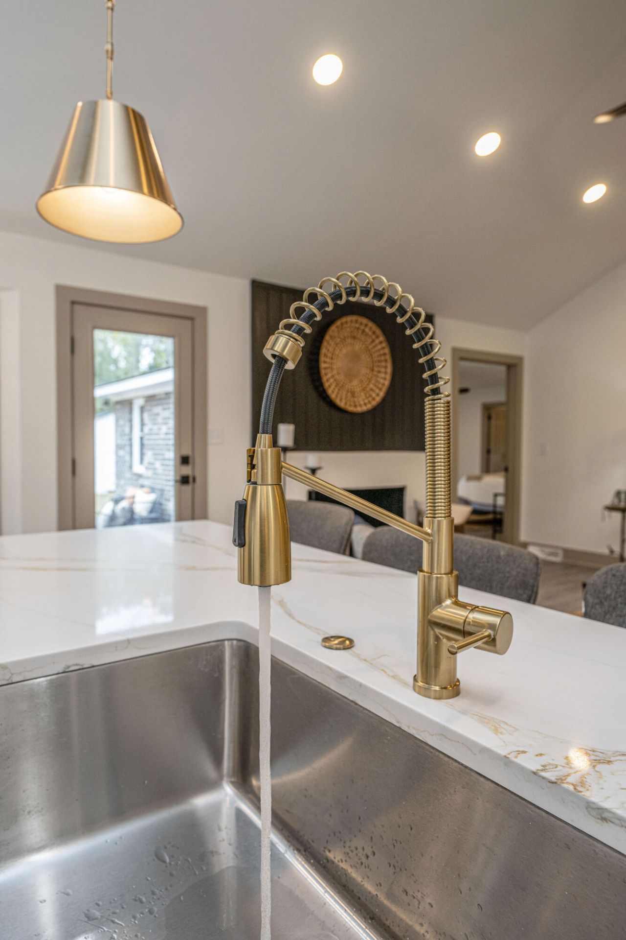 1561 Montclair Street Photo 18