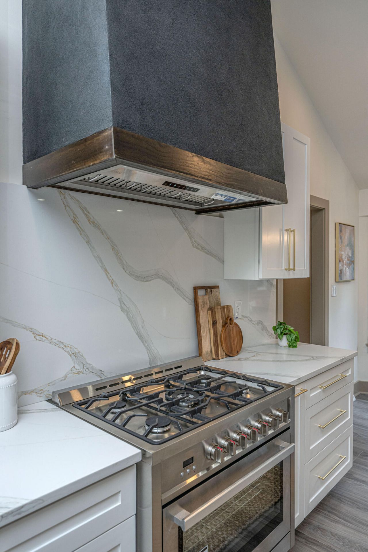 1561 Montclair Street Photo 22