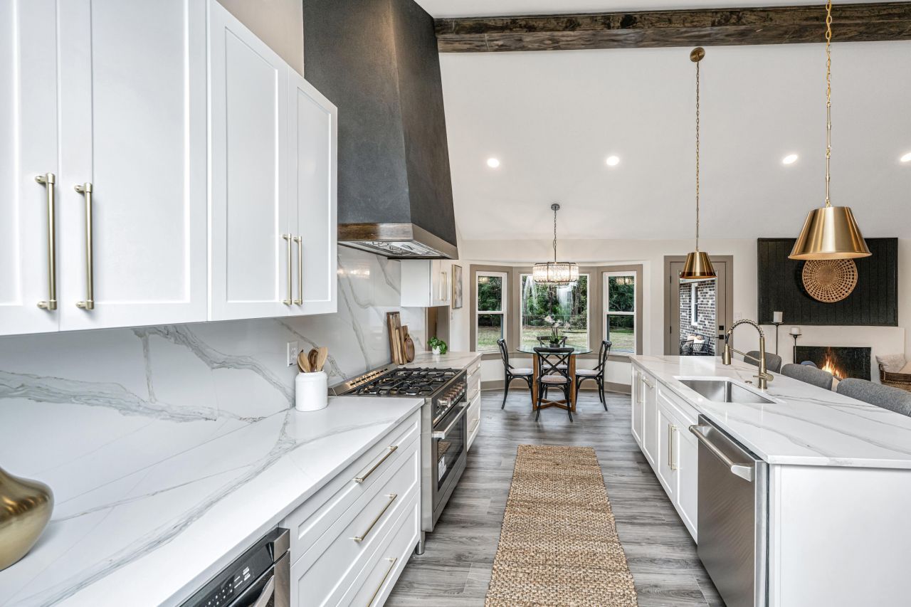 1561 Montclair Street Photo 25