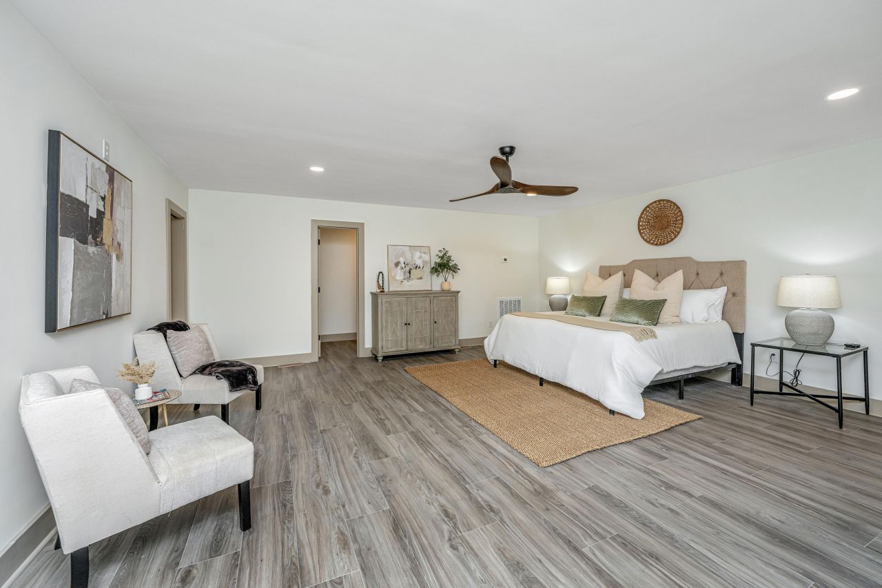 1561 Montclair Street Photo 28