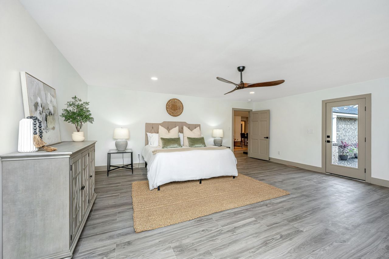 1561 Montclair Street Photo 29