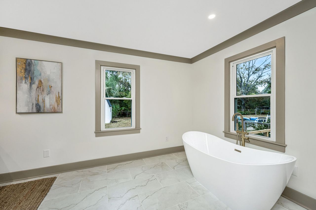 1561 Montclair Street Photo 31