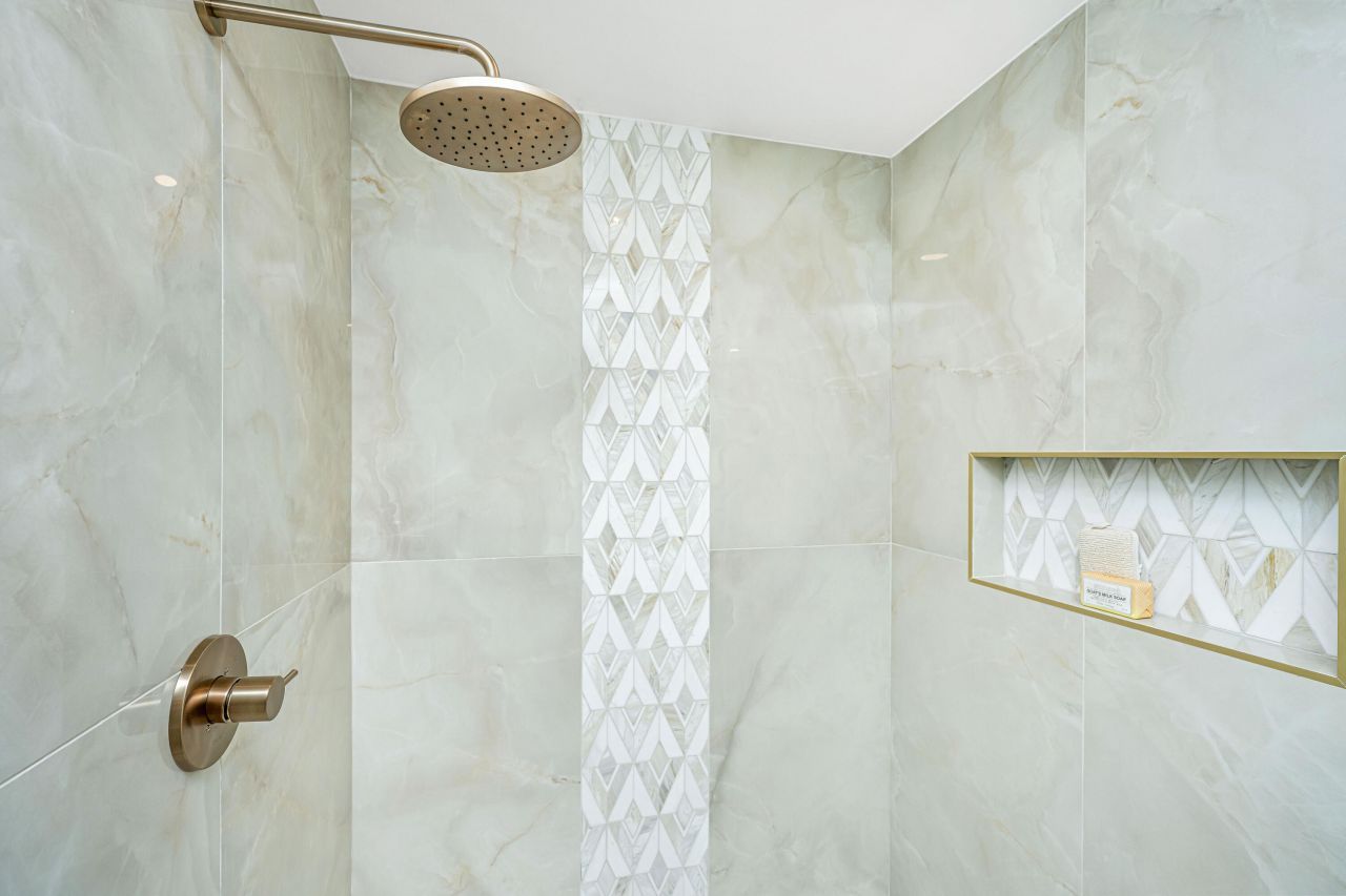 1561 Montclair Street Photo 39