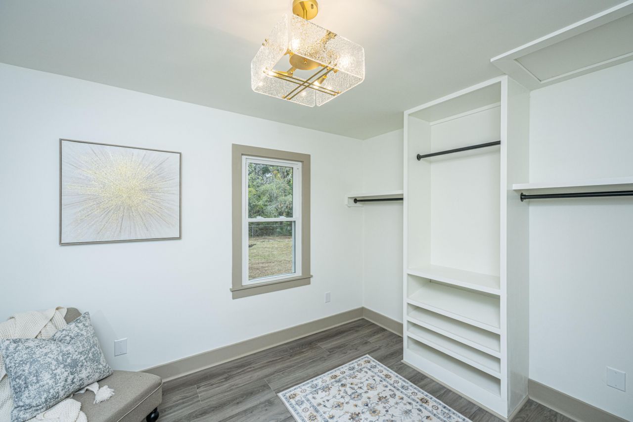 1561 Montclair Street Photo 43