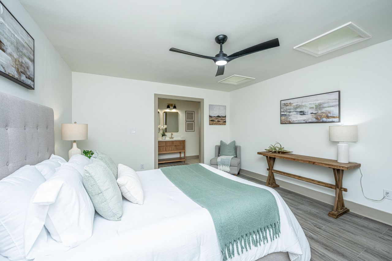 1561 Montclair Street Photo 46