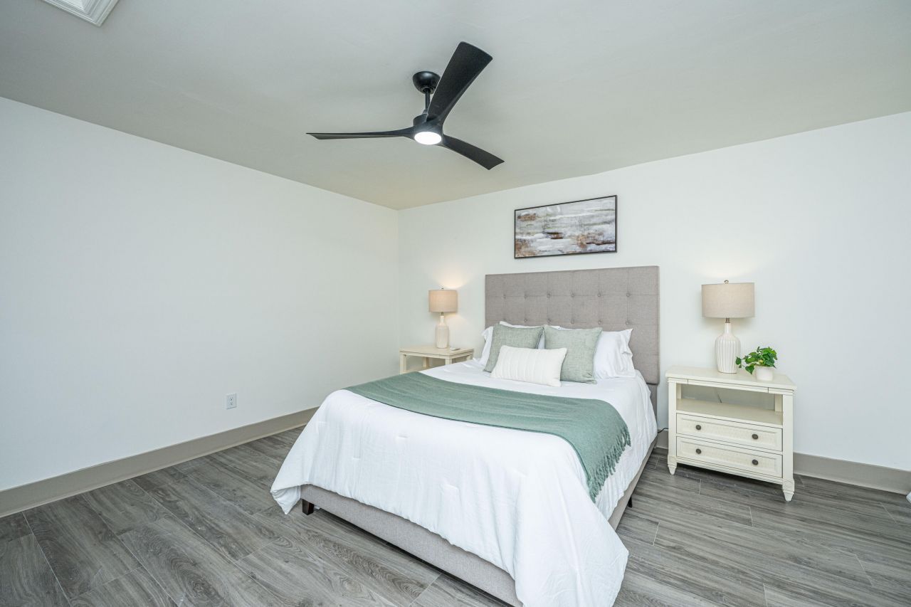 1561 Montclair Street Photo 47