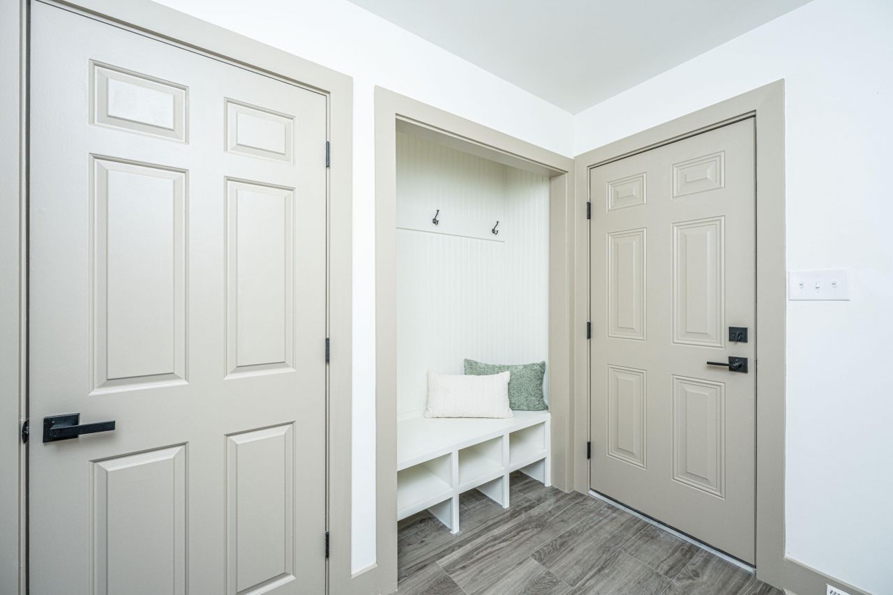 1561 Montclair Street Photo 59