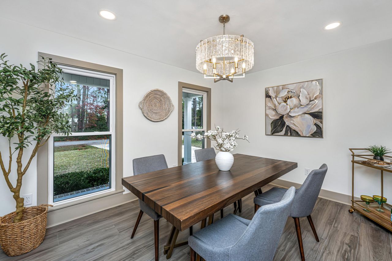 1561 Montclair Street Photo 6