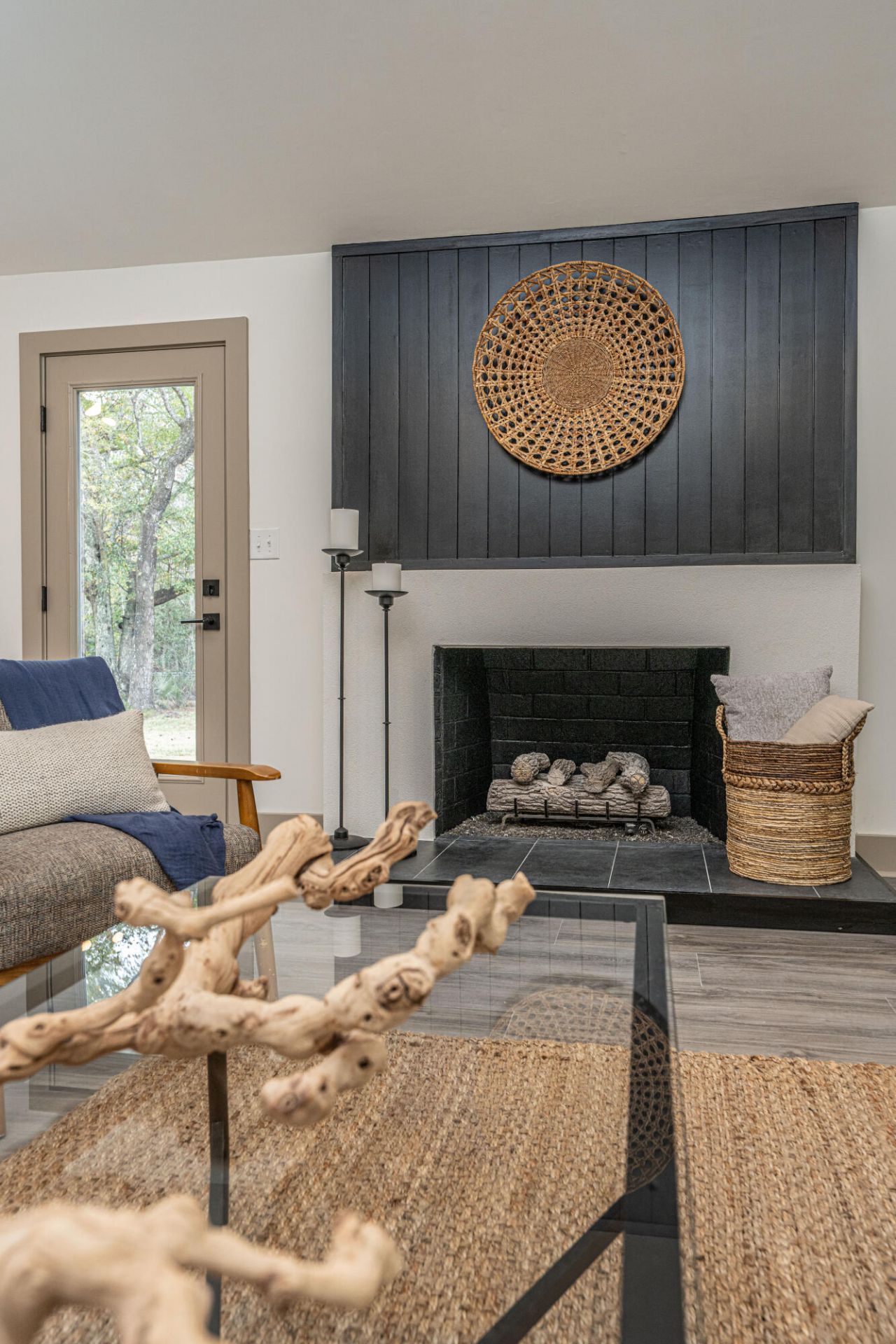 1561 Montclair Street Photo 7