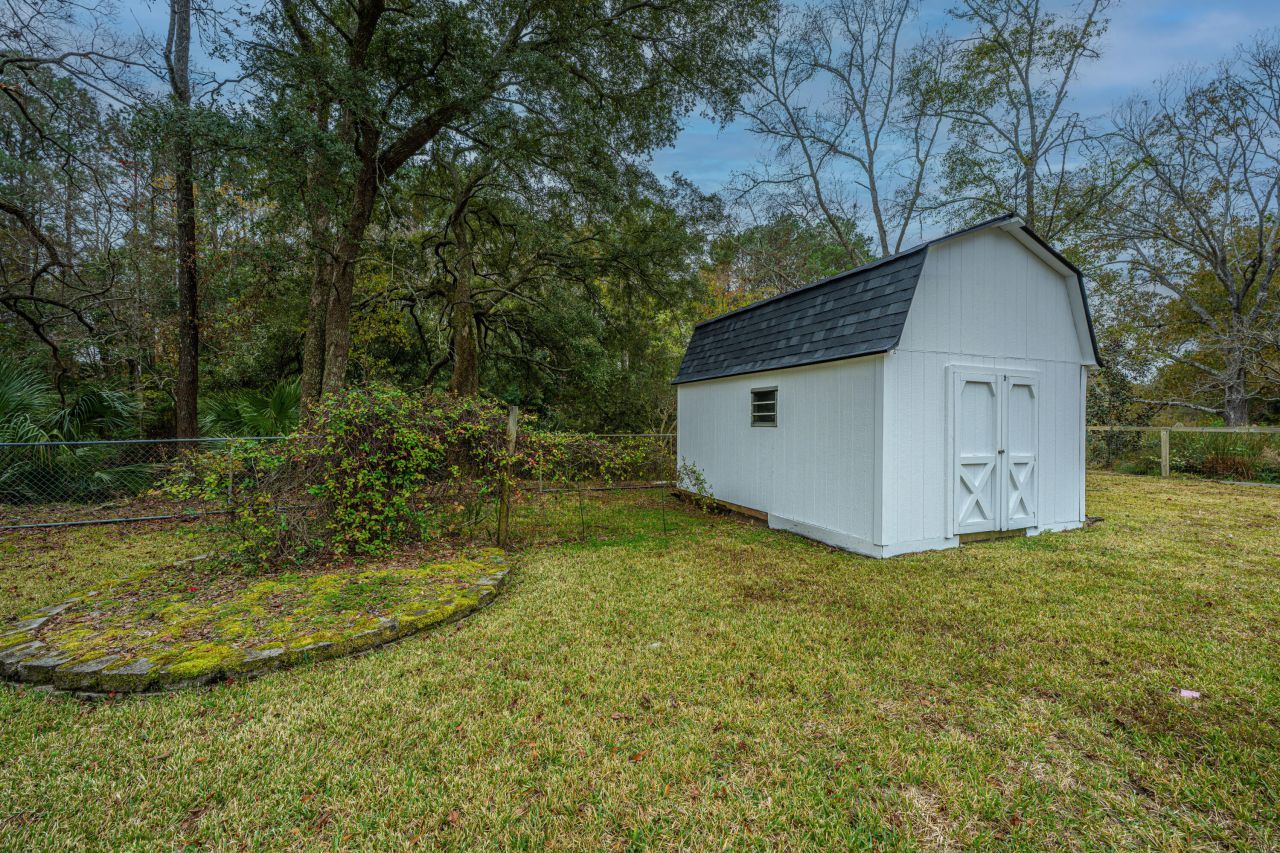 1561 Montclair Street Photo 75