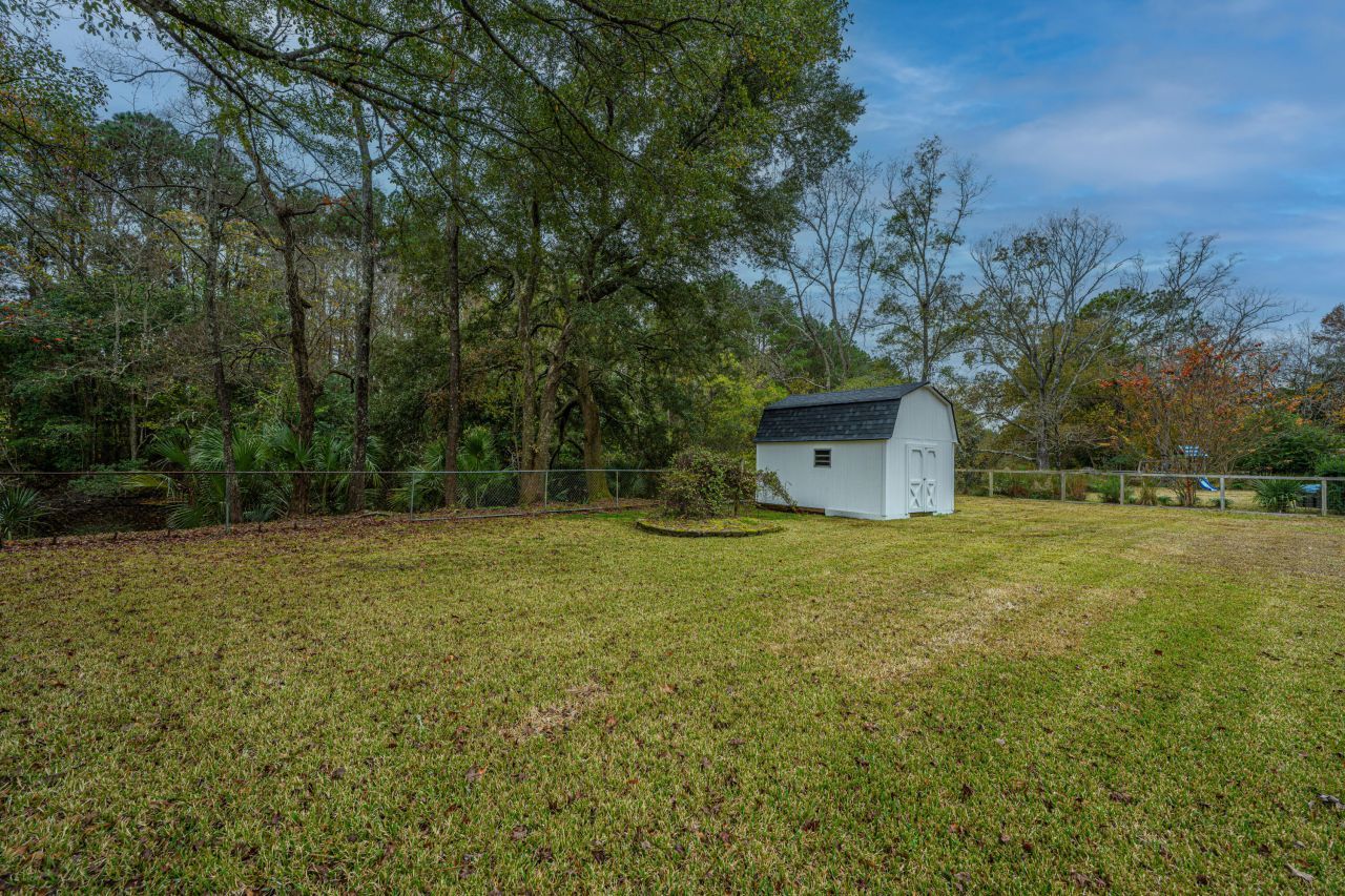 1561 Montclair Street Photo 76